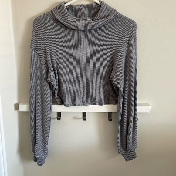 Seven Sisters cropped knit turtle neck - Picture 1 of 2